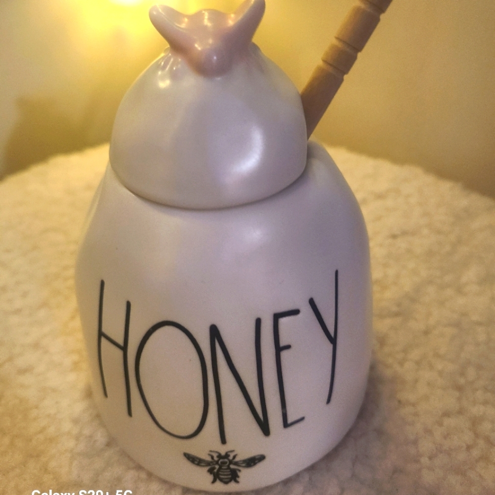 Rae Dunn collection, Queen Bee Honey Pot  jar!